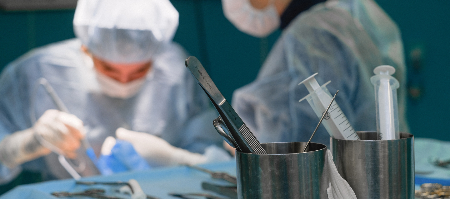 Read more about the article Choosing the Right Surgical Stapler for Your Procedure: A Comprehensive Guide